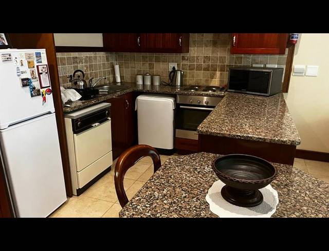 2 BEDROOM APARTMENT FOR SALE IN NEWLANDS